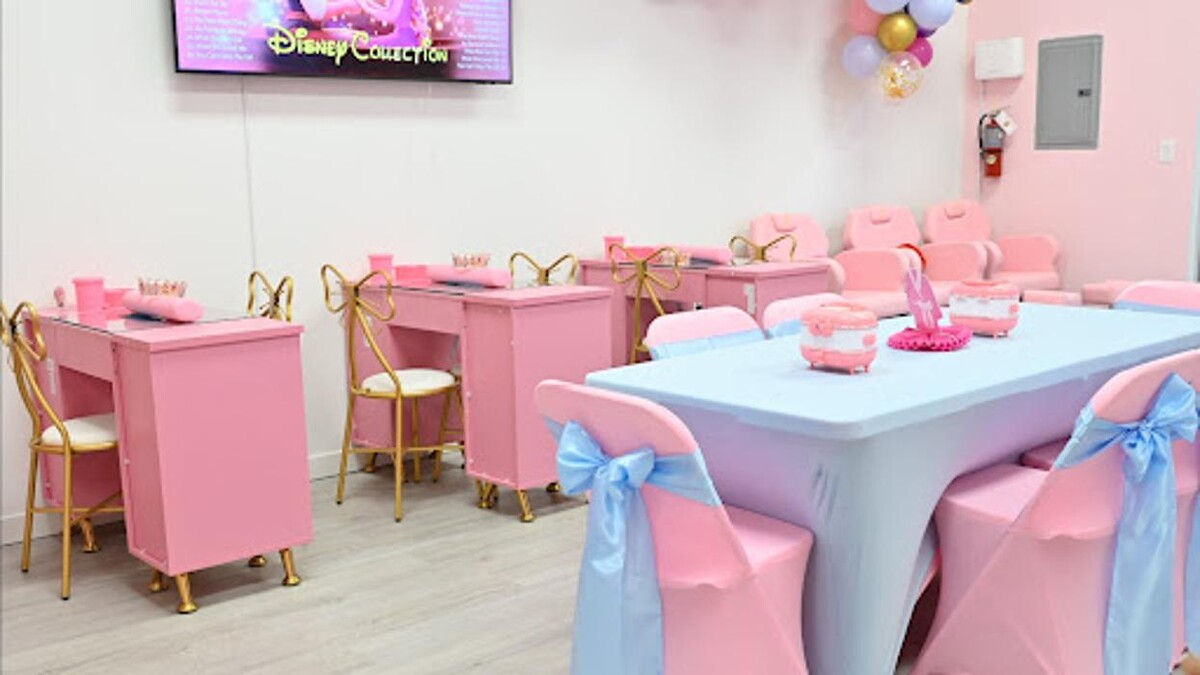 Images Queen Esther Kids SPA