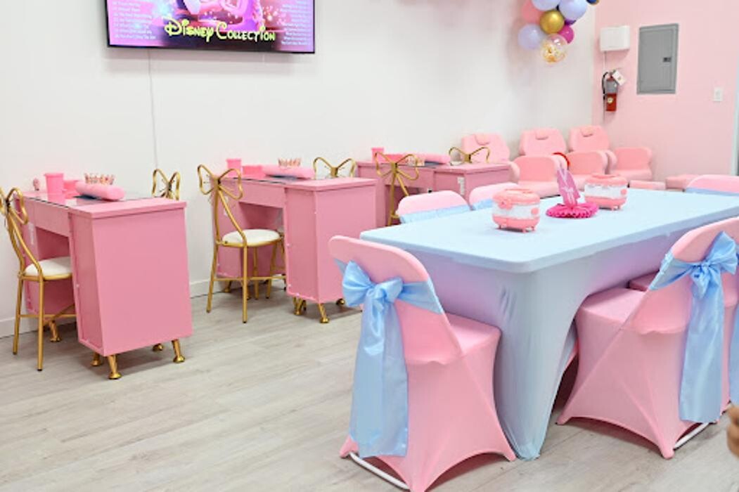 Images Queen Esther Kids SPA