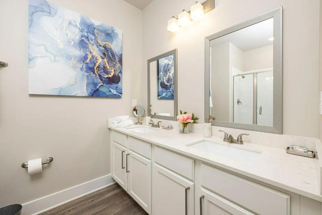 Images MKR GROUP LLC