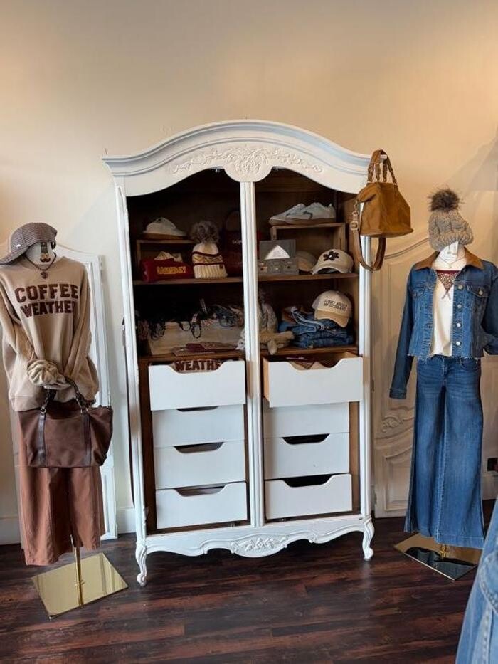 Images Mainstream Boutique Mankato