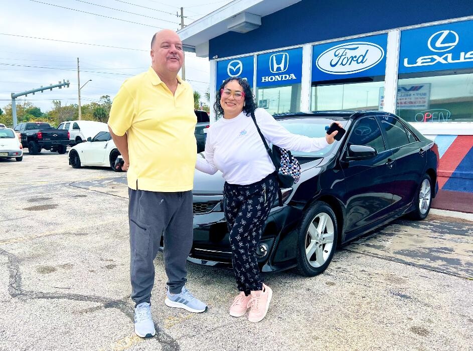 Images VIP Auto Enterprise - Used Car Dealer Orlando