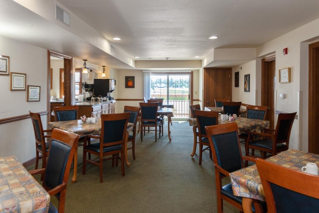 Images Charter Senior Living of Hasmer Lake