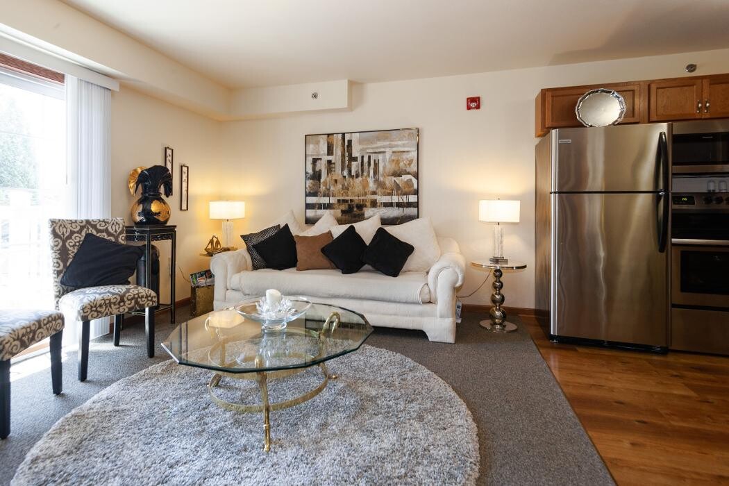 Images Charter Senior Living of Hasmer Lake