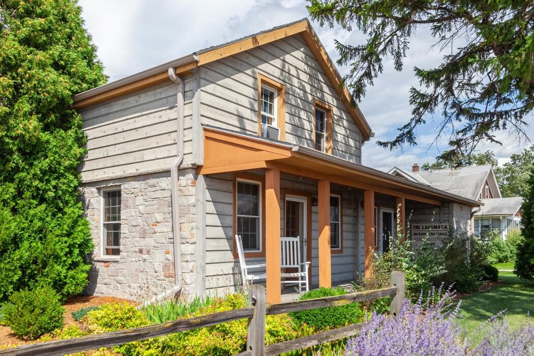 Images Charter Senior Living of Hasmer Lake