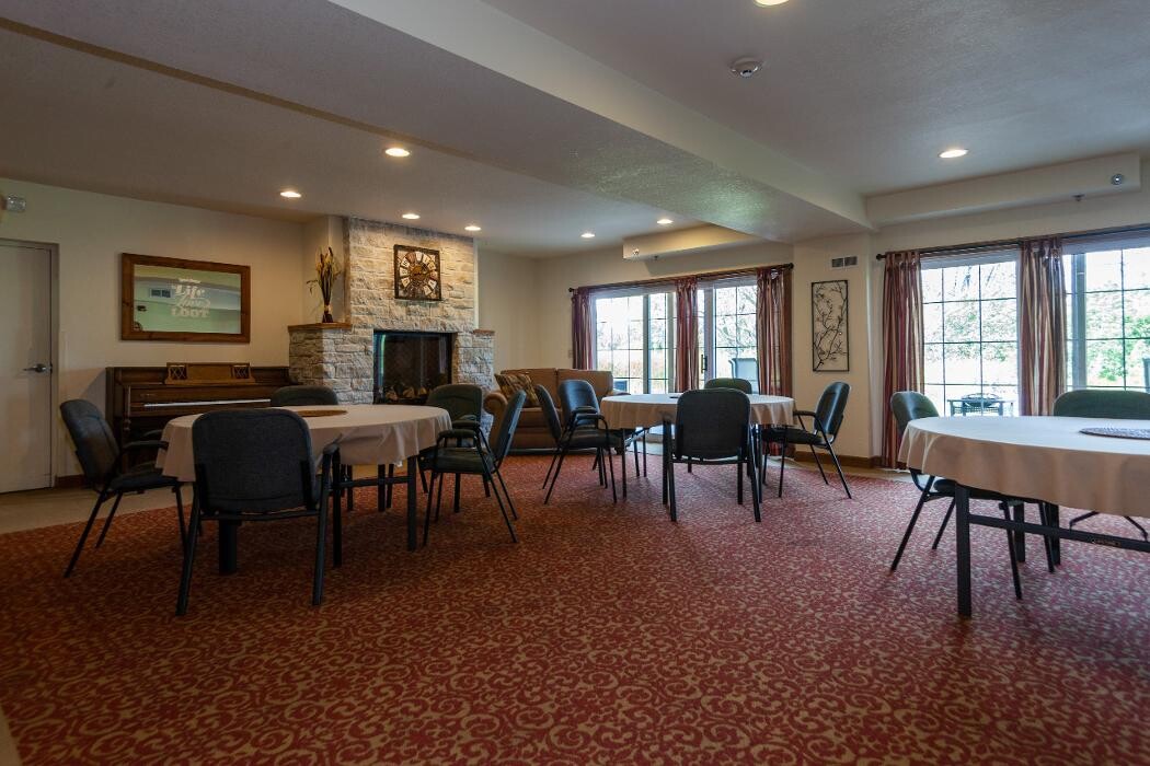 Images Charter Senior Living of Hasmer Lake