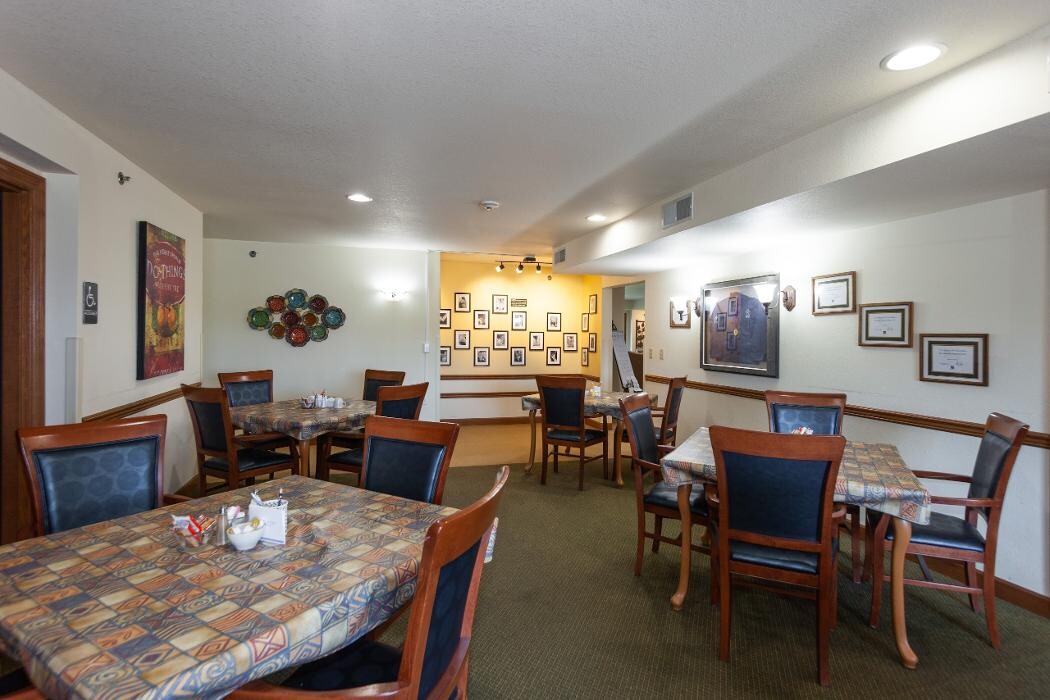 Images Charter Senior Living of Hasmer Lake