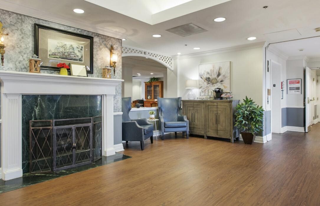 Images Charter Senior Living of Vinings