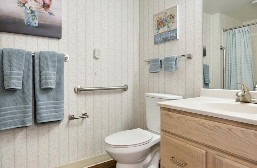 Images Charter Senior Living of Vinings