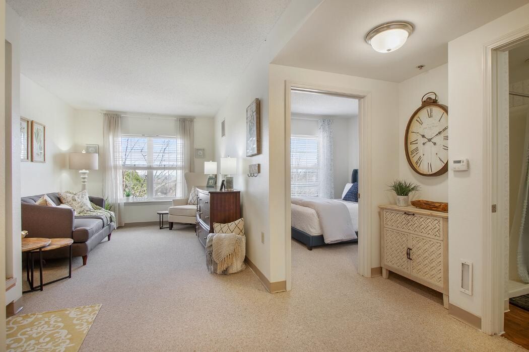Images Charter Senior Living of Vinings