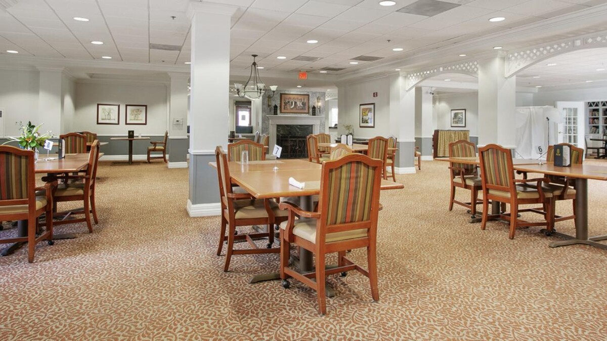 Images Charter Senior Living of Vinings
