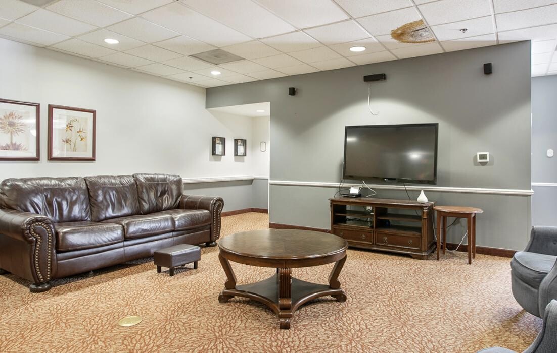 Images Charter Senior Living of Vinings