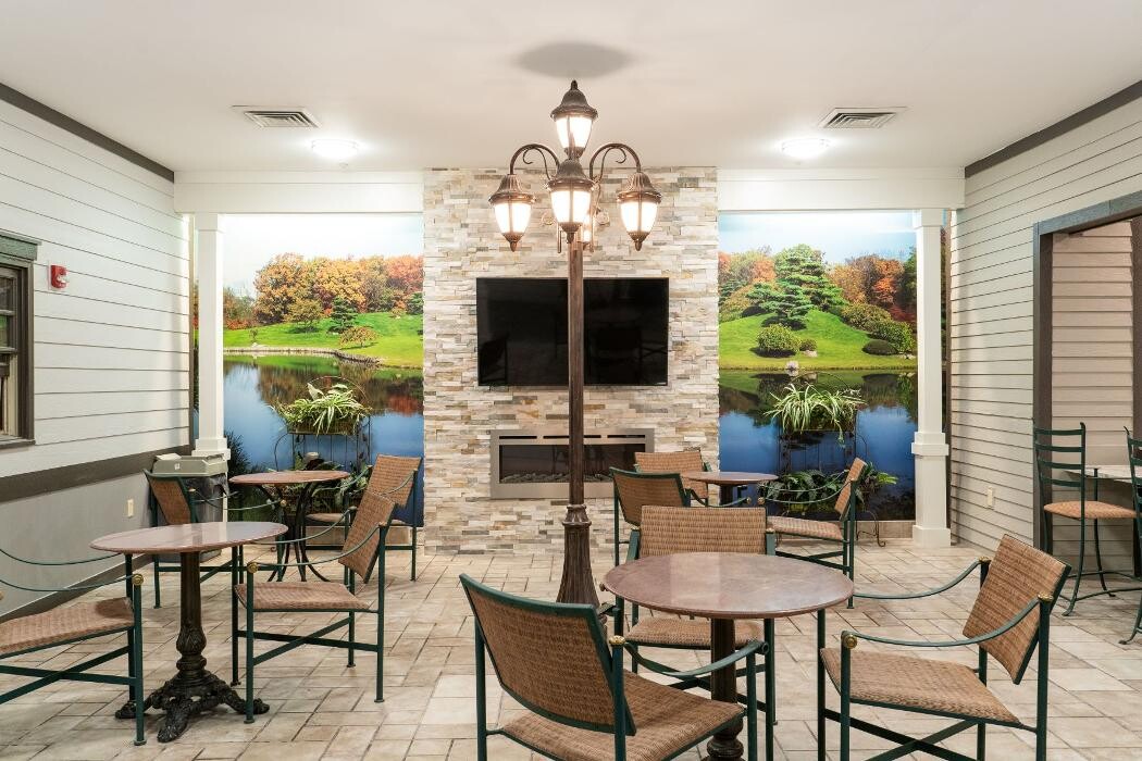 Images Charter Senior Living of Hazel Crest