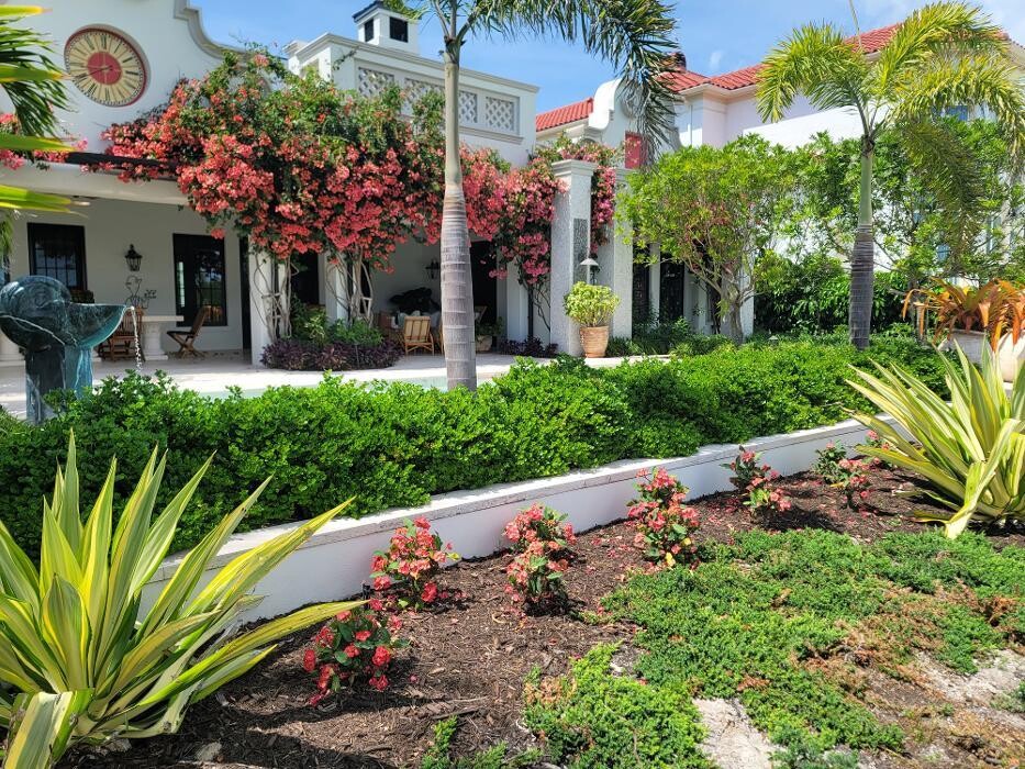 Images Signature Home Lawn and Pest Control