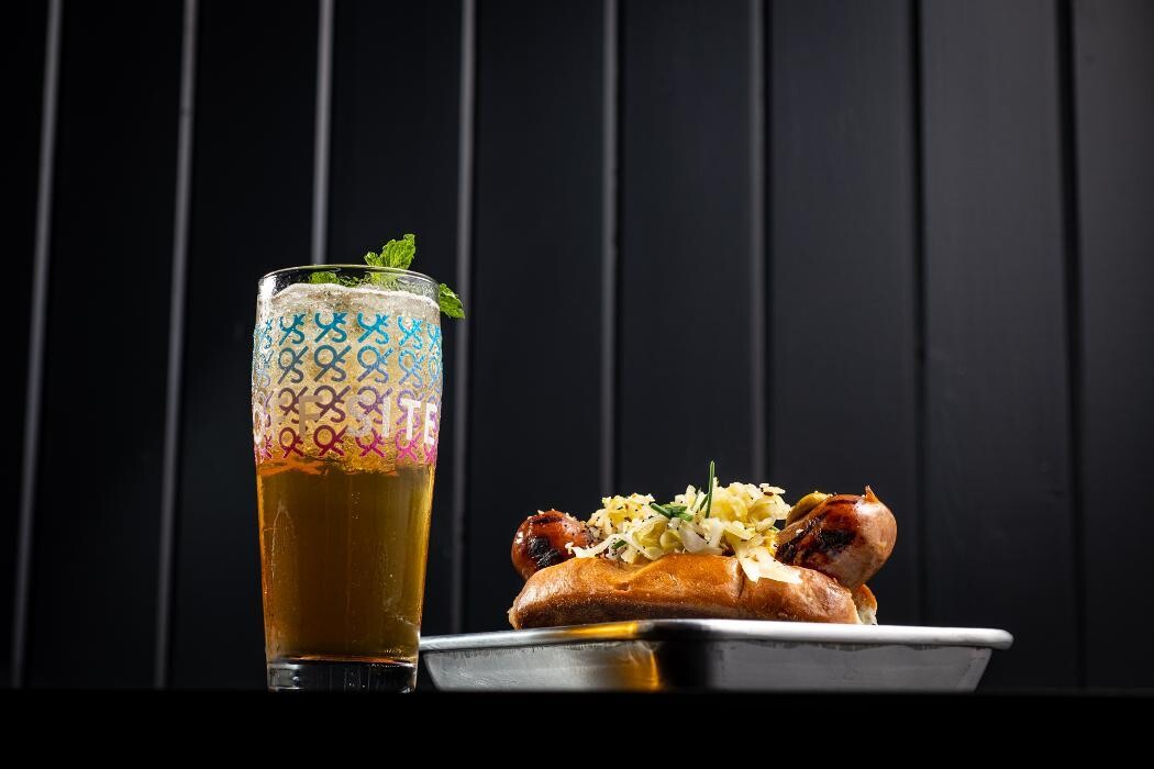 Images OFF SITE Kitchen / NO SEASONS Beer