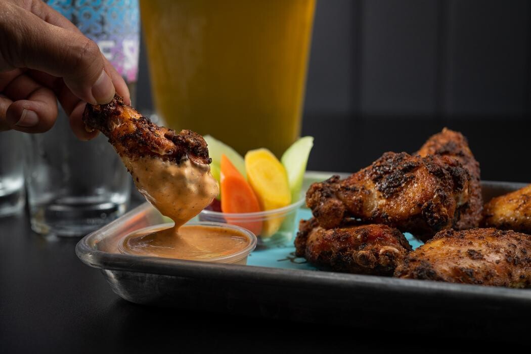Images OFF SITE Kitchen / NO SEASONS Beer