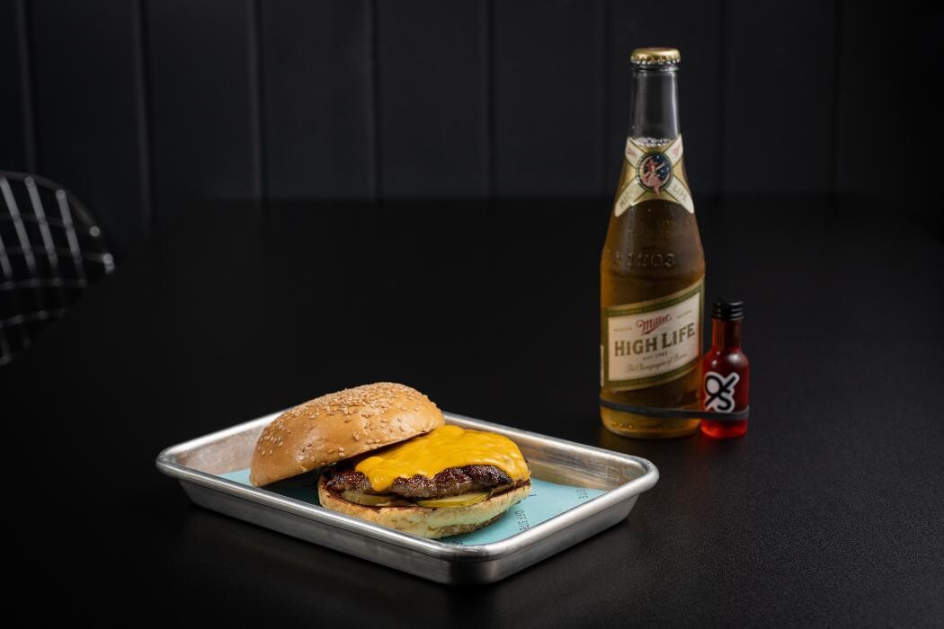 Images OFF SITE Kitchen / NO SEASONS Beer