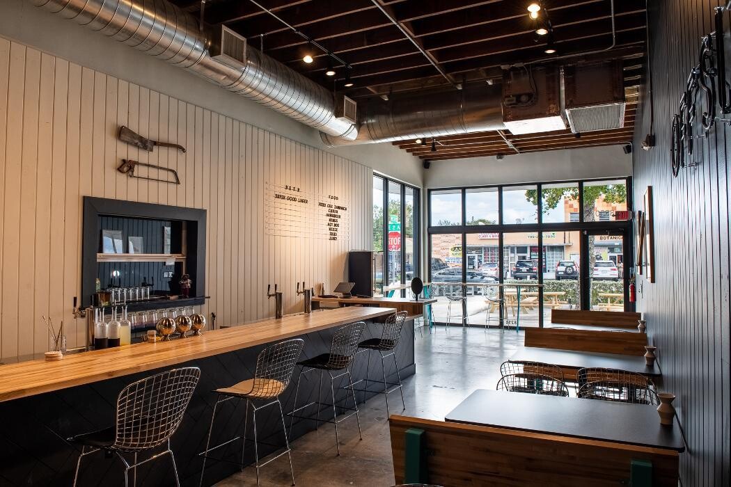 Images OFF SITE Kitchen / NO SEASONS Beer