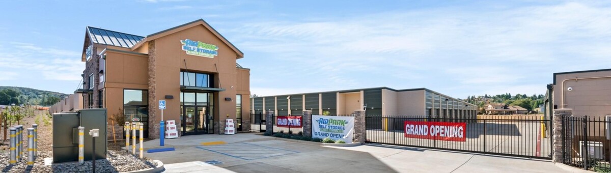 Images Airport Self Storage