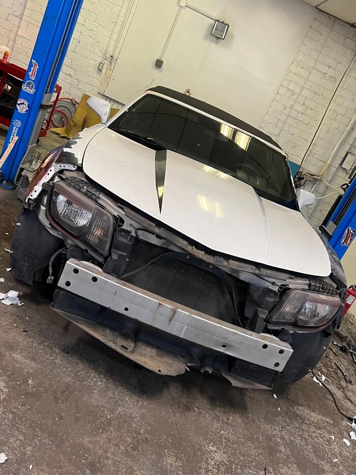 Images AZAWI AUTO BODY