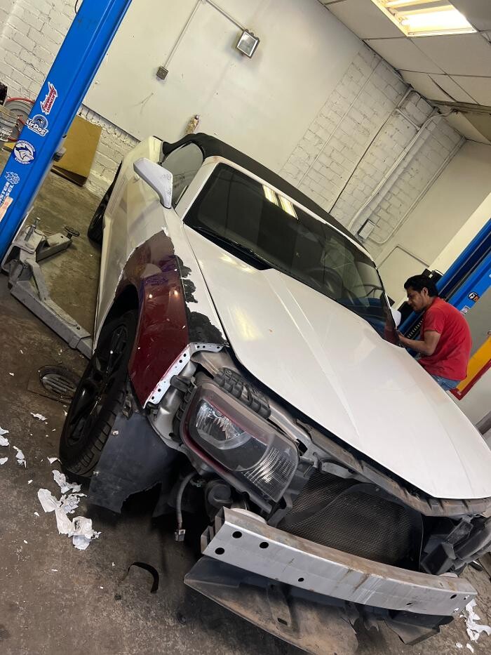 Images AZAWI AUTO BODY