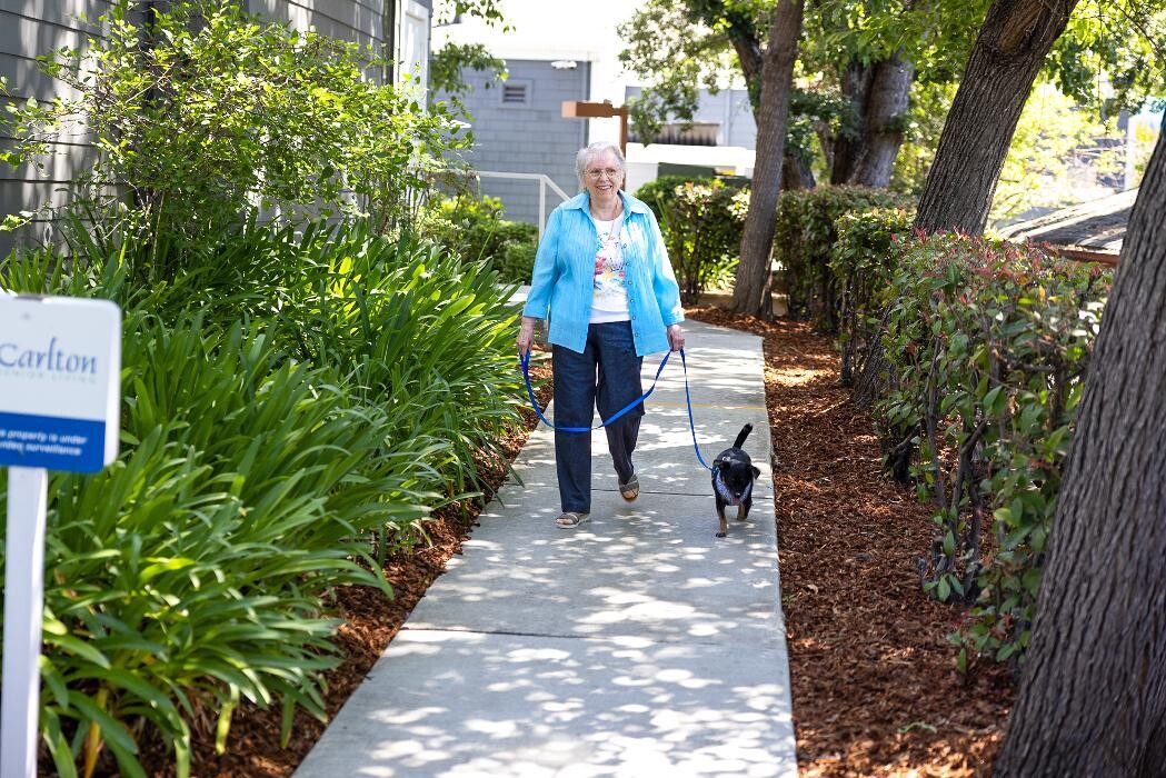 Images Carlton Senior Living Pleasant Hill - Martinez