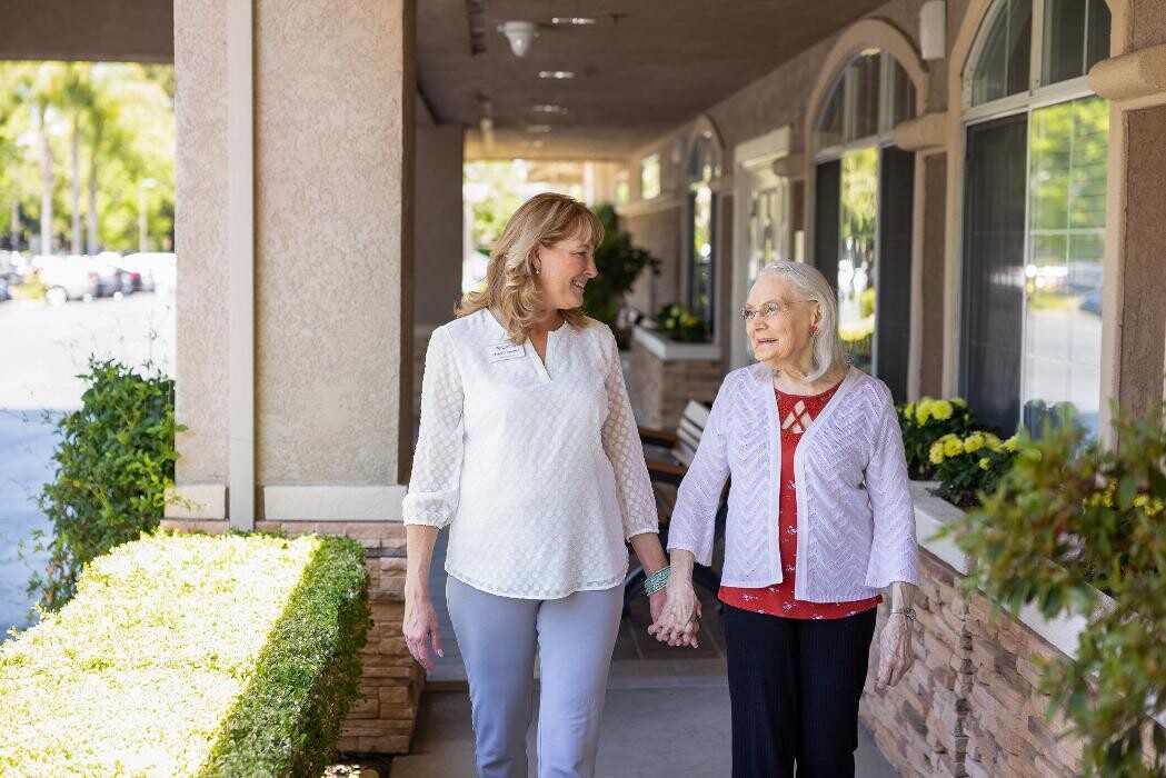 Images Carlton Senior Living Downtown Pleasant Hill