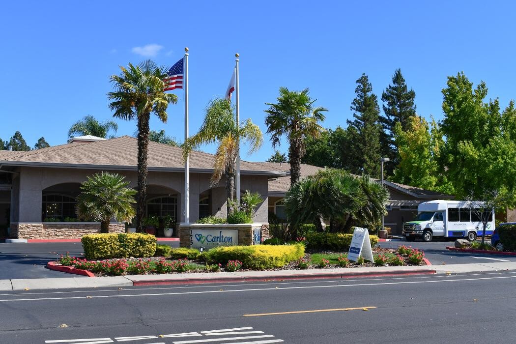 Images Carlton Senior Living Downtown Pleasant Hill