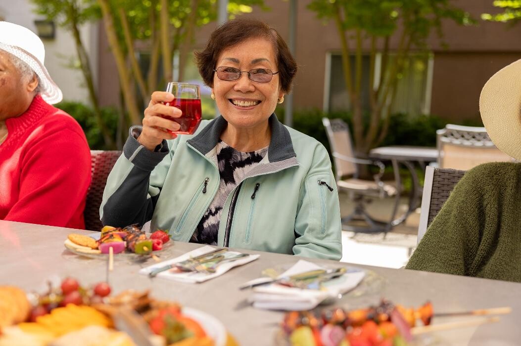 Images Carlton Senior Living San Leandro