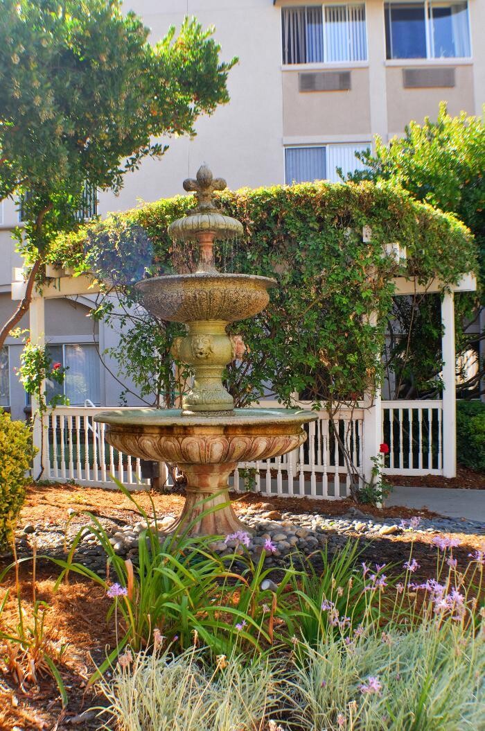 Images Carlton Senior Living San Leandro