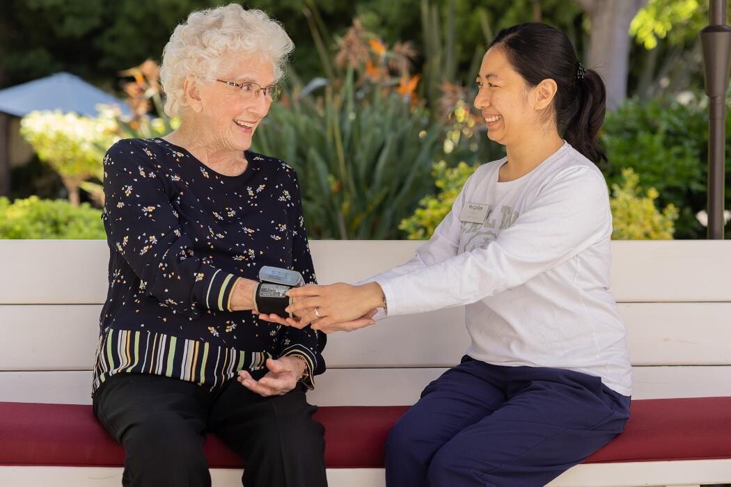 Images Carlton Senior Living San Leandro