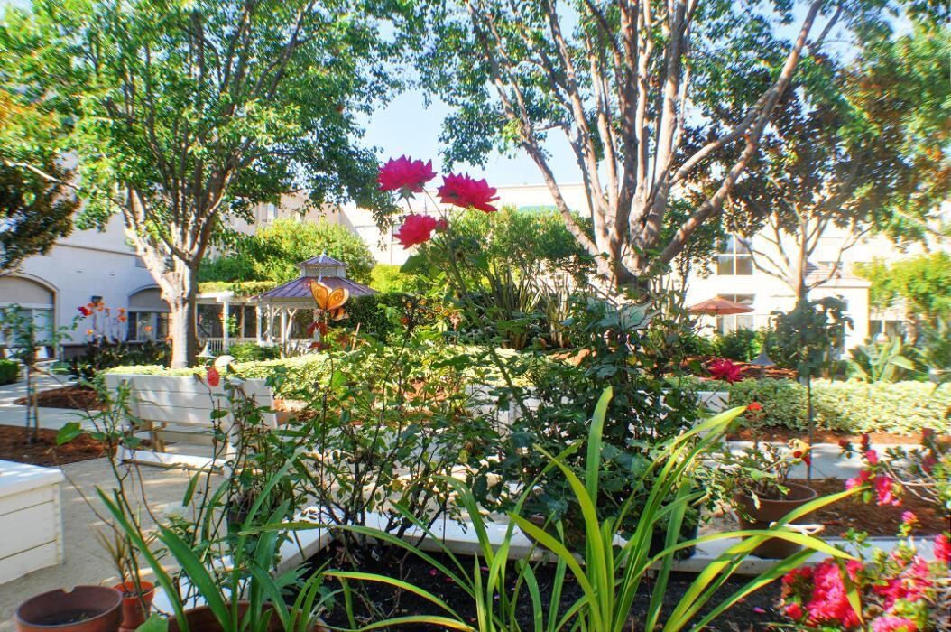 Images Carlton Senior Living San Leandro