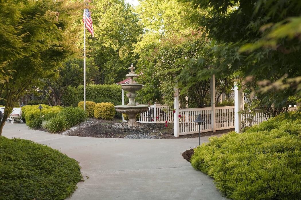 Images Carlton Senior Living San Leandro