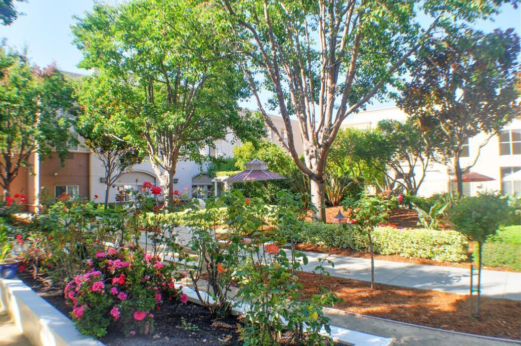 Images Carlton Senior Living San Leandro