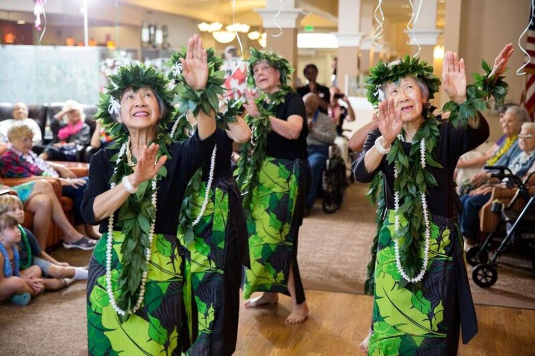 Images Carlton Senior Living San Leandro