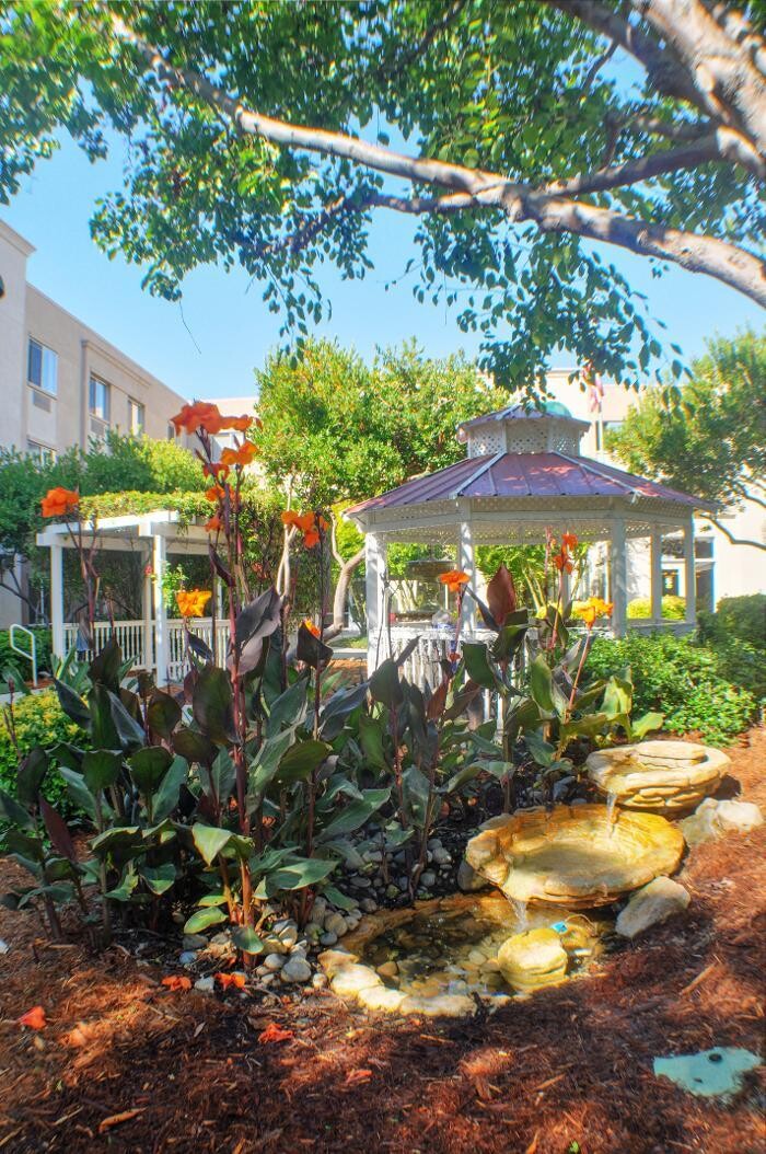 Images Carlton Senior Living San Leandro