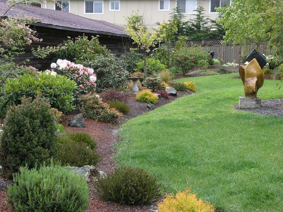 Images Legendary Landscaping Inc.