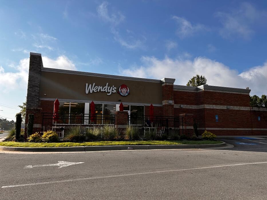 Images Legendary Landscaping Inc.