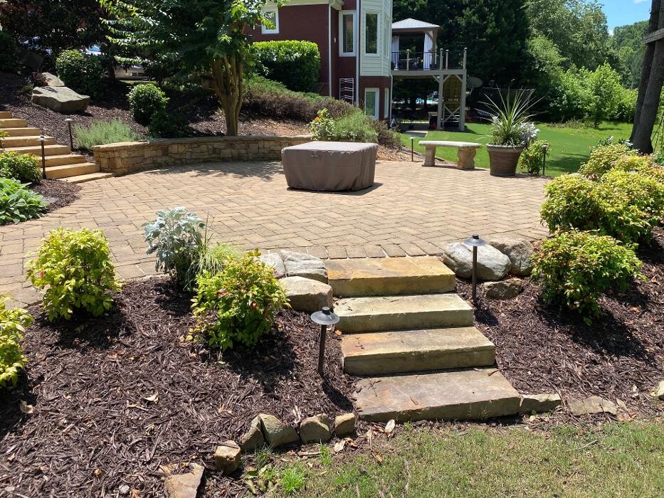 Images Legendary Landscaping Inc.