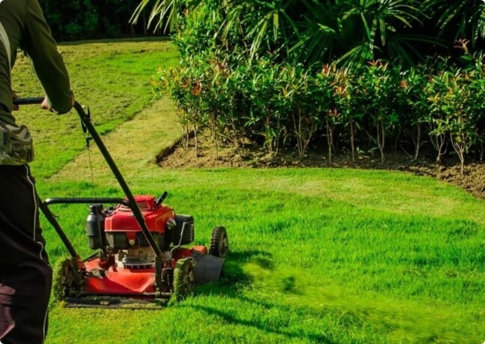 Images Legendary Landscaping Inc.