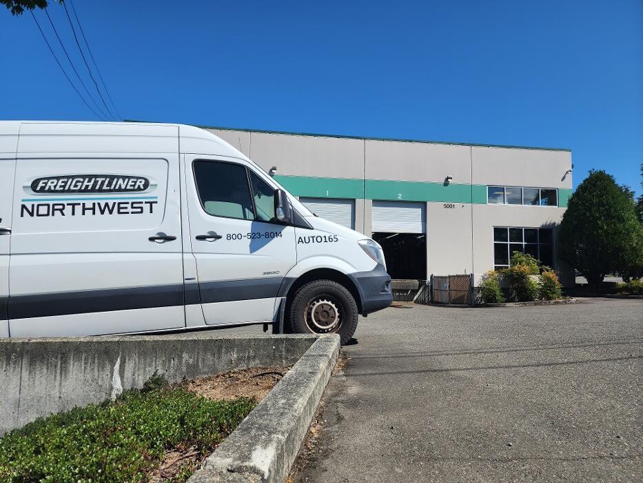 Images Freightliner Northwest