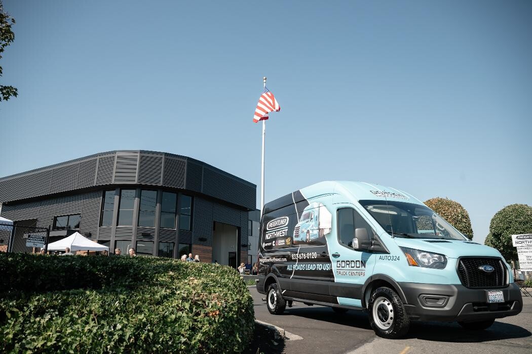 Images Gordon Truck Centers