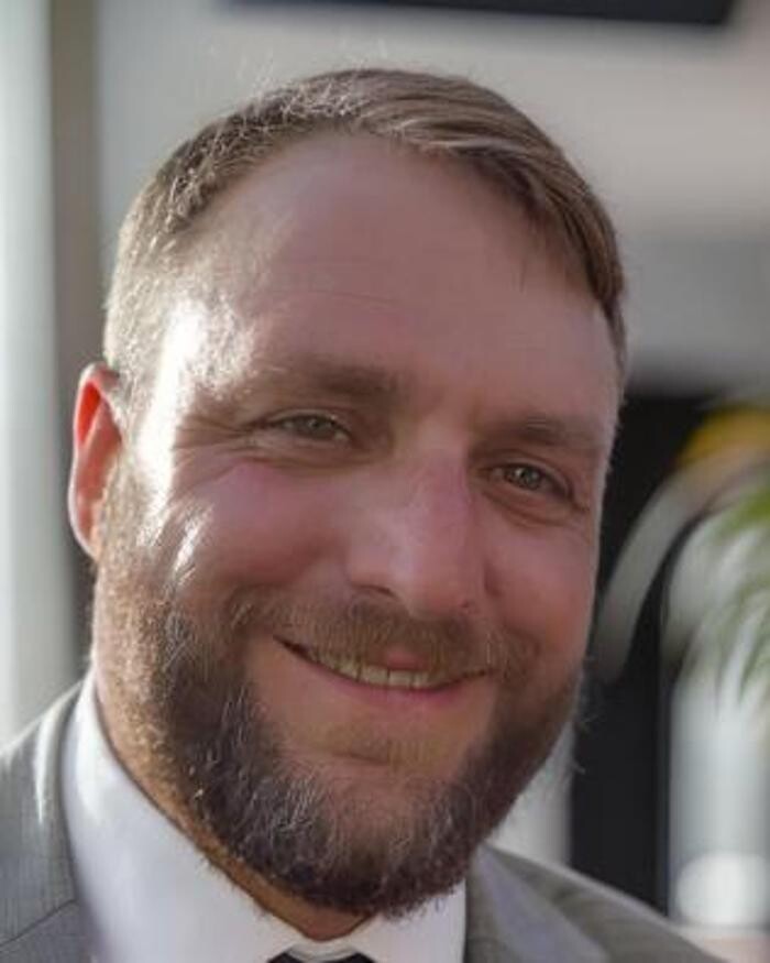 Images Eric Arnoldi Realtor / Century 21 Northland