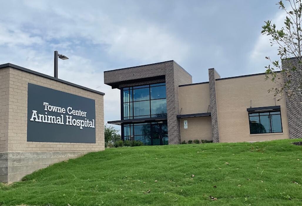 Images Towne Center Animal Hospital and Pet Hotel