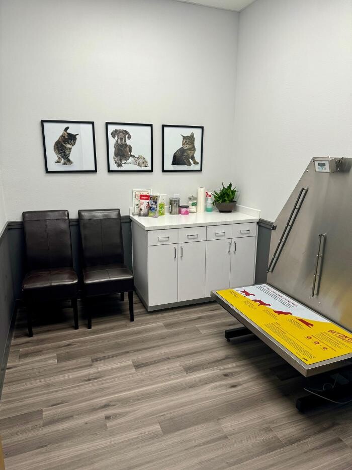 Images Towne Center Animal Hospital and Pet Hotel