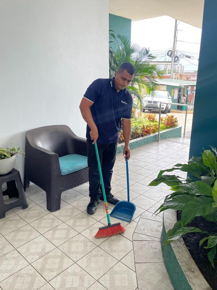 Images Broomday Texas LLC