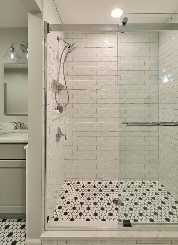 Images DESIGN + BUILD RENEGADES