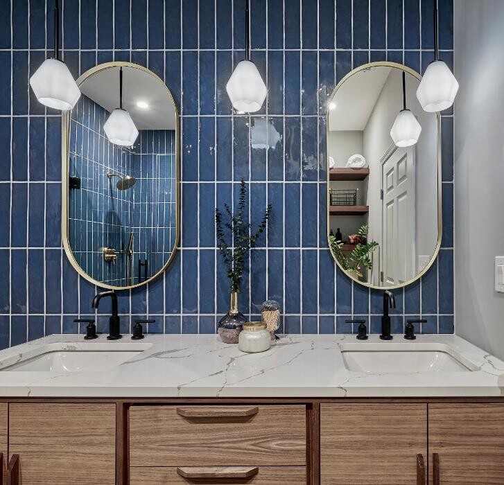 Images DESIGN + BUILD RENEGADES