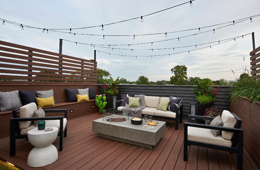 Images DESIGN + BUILD RENEGADES