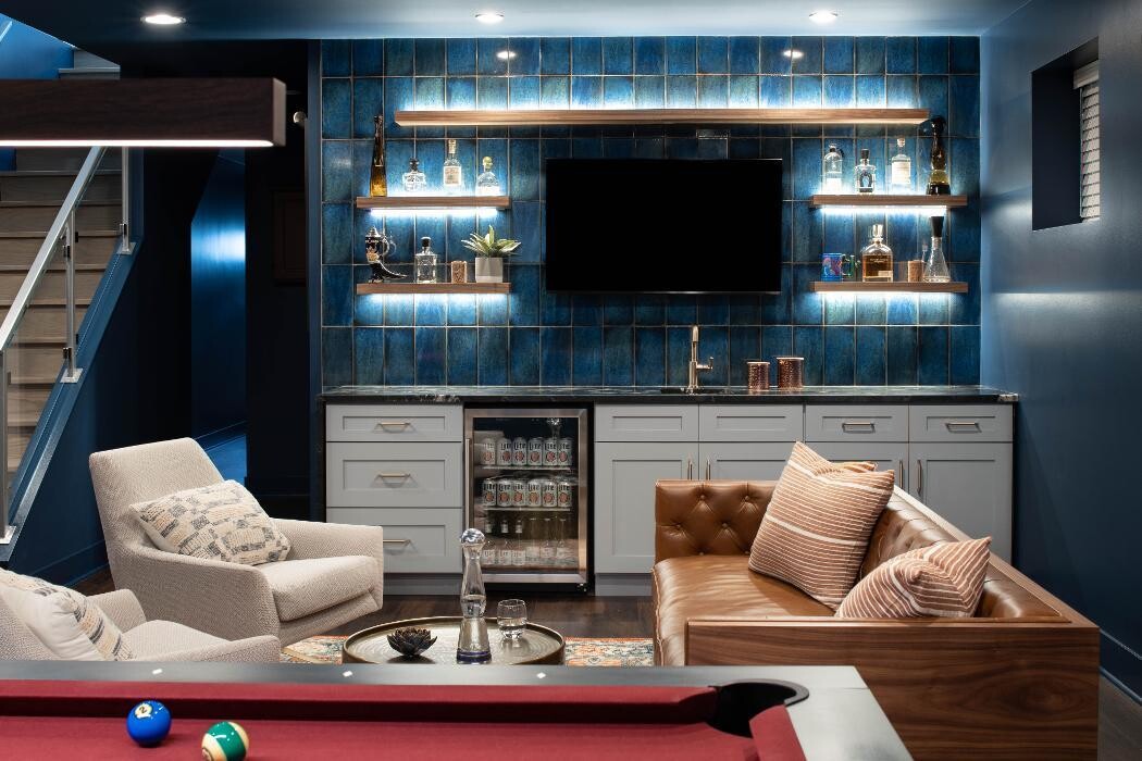 Images DESIGN + BUILD RENEGADES