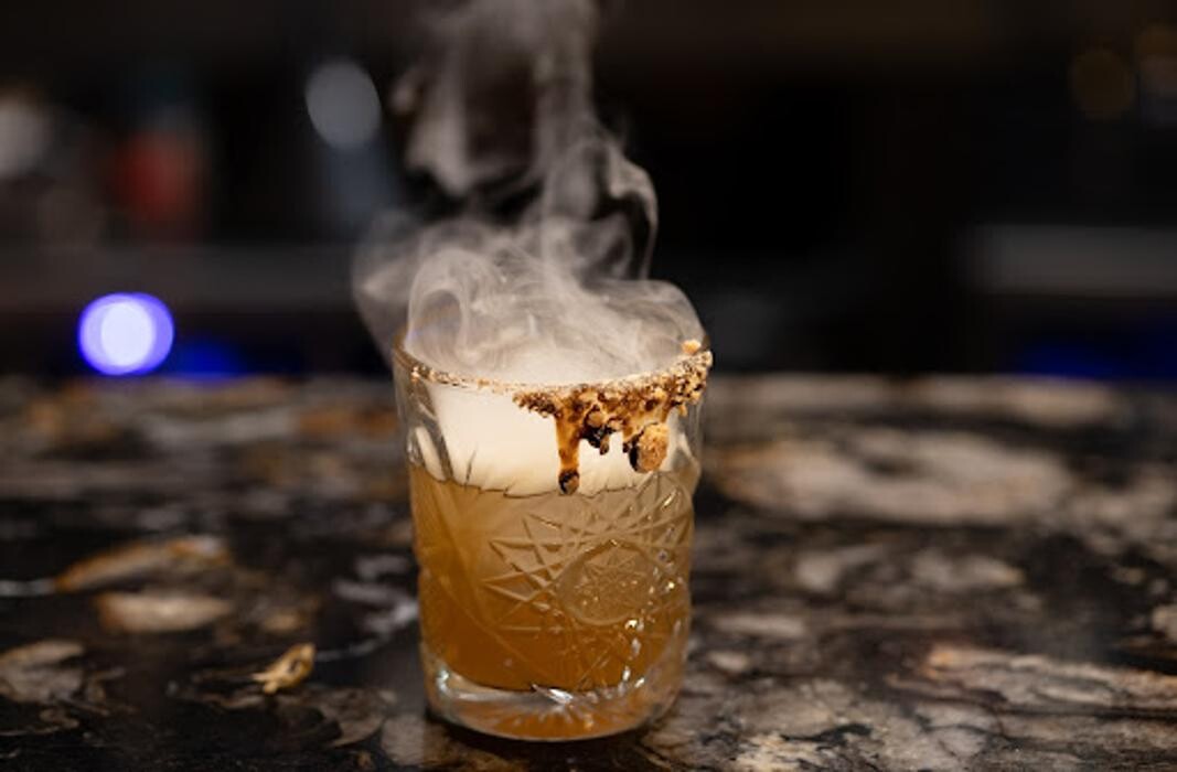 Images Grassroots Garden Lounge